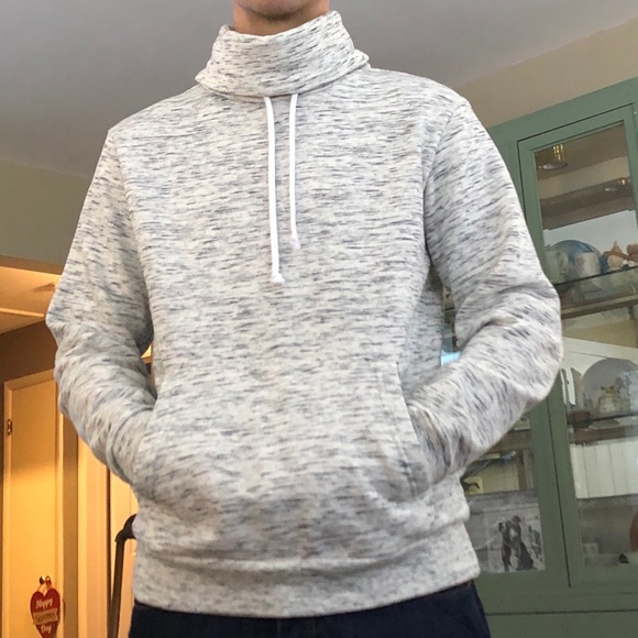 Forever 21 Other - Fleece Pullover With Front Pouch Pocket Size Small